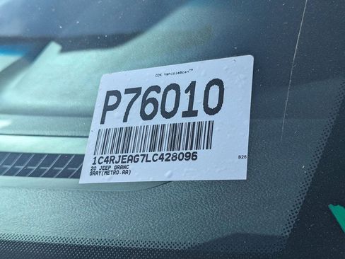 Used 2020 Jeep Grand Cherokee Altitude image 32