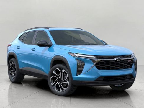 New 2026 Chevrolet Trax RS w/ Sunroof Package FWD image 1
