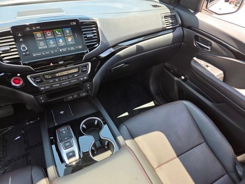 Certified 2024 Honda Ridgeline Black Edition image 14