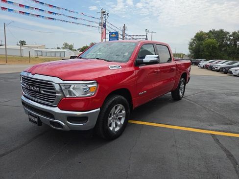 Used 2024 RAM 1500 Laramie AWD/4WD image 3