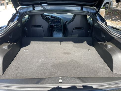 Used 2019 Chevrolet Corvette Stingray Coupe w/ 1LT RWD image 32