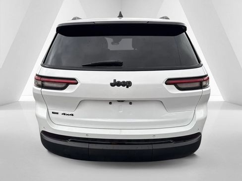Used 2022 Jeep Grand Cherokee L Laredo image 6