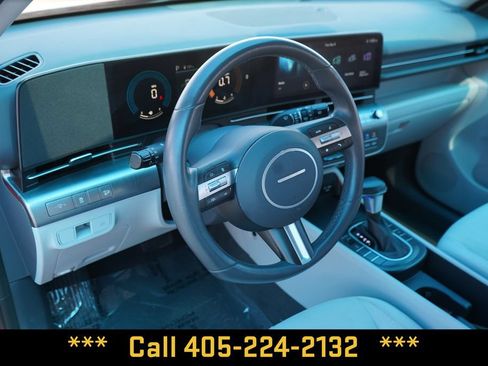 Used 2025 Hyundai Kona SEL AWD/4WD image 15