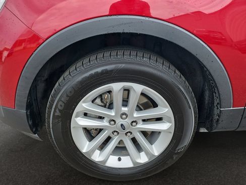 Used 2017 Ford Explorer XLT w/ Equipment Group 202A FWD image 38