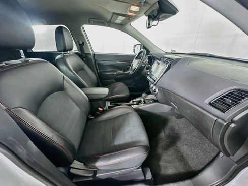 Used 2024 Mitsubishi Outlander Sport AWD image 29