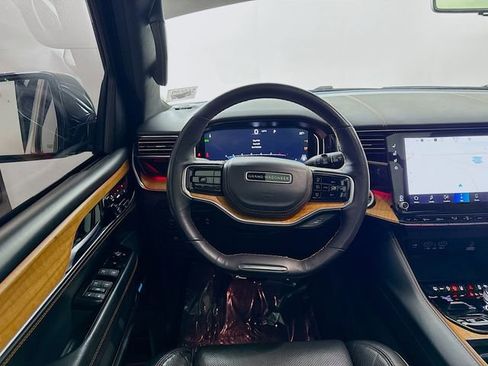 Used 2023 Jeep Grand Wagoneer Series III image 24