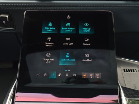 Used 2025 Cadillac Escalade IQ Luxury 2 w/ LPO, Premium Carpet Package AWD/4WD image 31