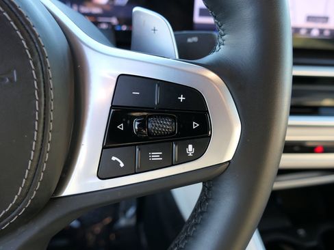 Used 2024 BMW X6 xDrive40i w/ Premium Package image 16