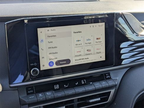 Used 2025 Toyota Camry SE image 20