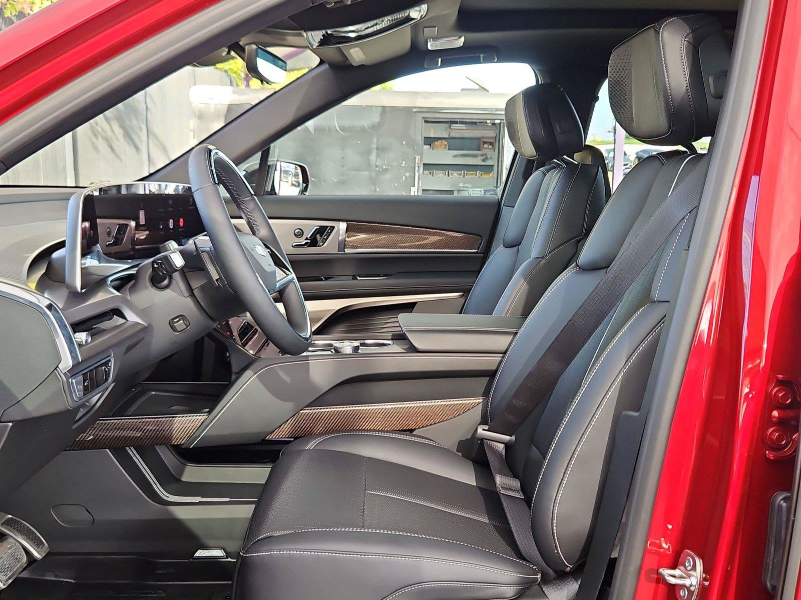 Used 2026 Cadillac Vistiq Sport w/ LPO, Floor Liner Package AWD/4WD image 27