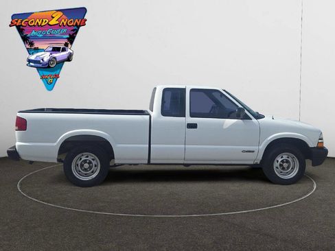 Used 2001 Chevrolet S10 Pickup 2WD Extended Cab image 13