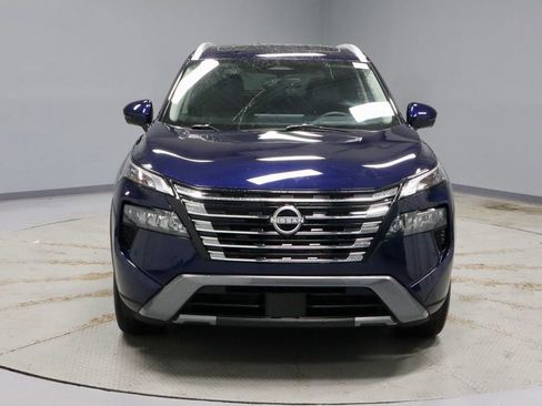 Certified 2025 Nissan Rogue SL w/ Tech Package AWD/4WD image 7