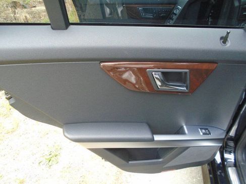 Used 2011 Mercedes-Benz GLK 350 4MATIC image 20
