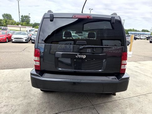 Used 2010 Jeep Liberty Limited image 6