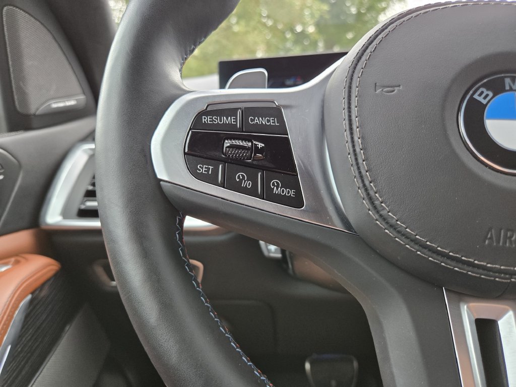Certified 2025 BMW X7 M60i AWD/4WD image 31