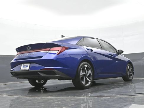 Used 2023 Hyundai Elantra SEL w/ Convenience Package FWD image 39
