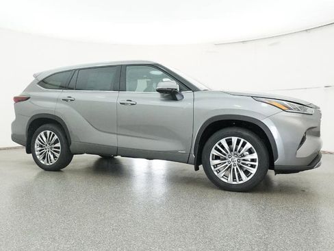 New 2026 Toyota Highlander Platinum image 49