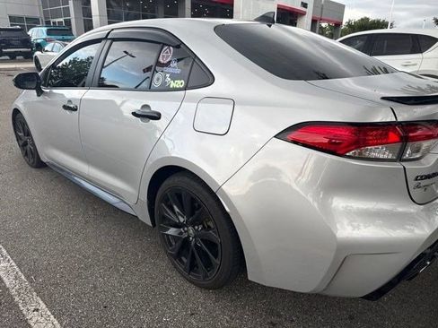 Used 2020 Toyota Corolla SE FWD image 2
