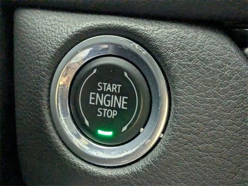 Used 2024 Cadillac XT4 Premium Luxury image 25