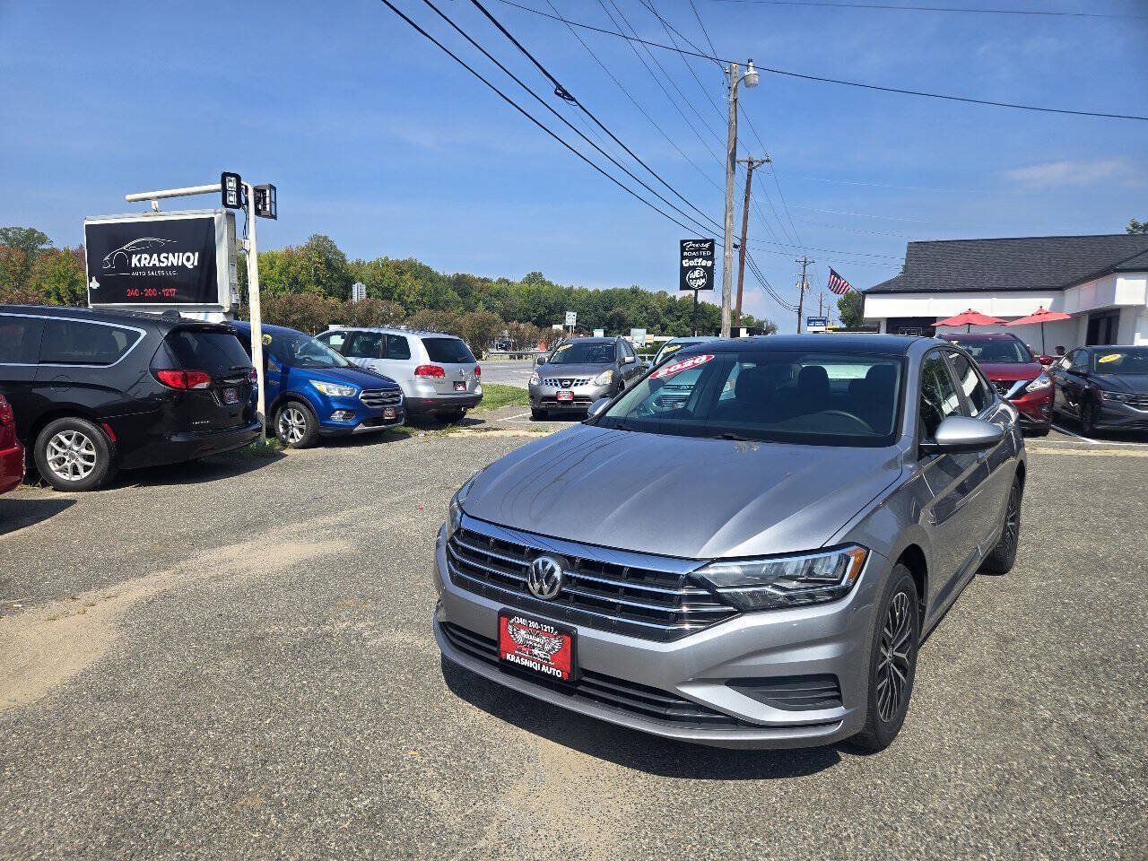 Used 2020 Volkswagen Jetta SE FWD image 2