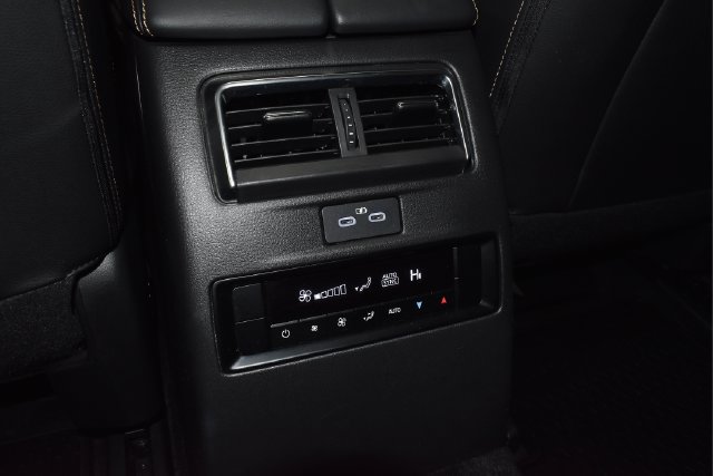 Used 2025 MAZDA CX-90 3.3 Turbo w/ Preferred Package AWD/4WD image 31
