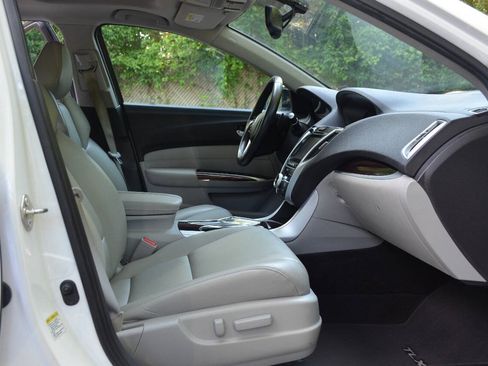 Used 2016 Acura TLX V6 FWD image 9