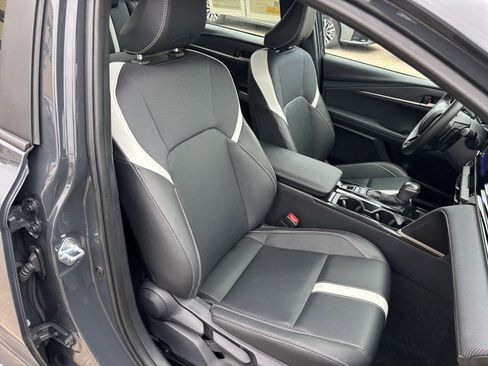 Used 2025 Toyota Camry SE FWD image 36
