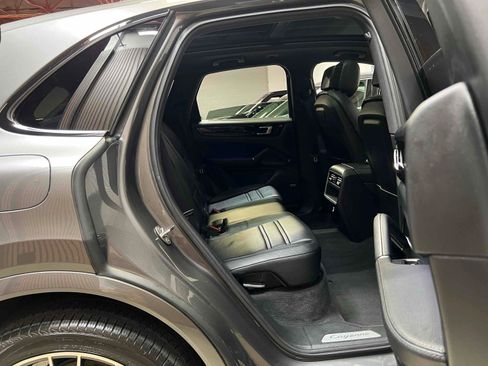 Used 2019 Porsche Cayenne S AWD/4WD image 31