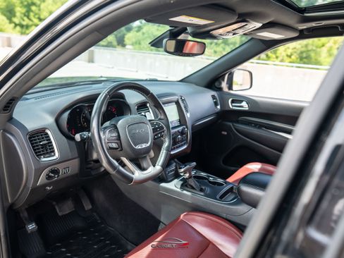 Used 2018 Dodge Durango SRT w/ Technology Group AWD/4WD image 13