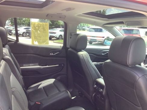 Used 2023 GMC Acadia SLT w/ Preferred Package AWD/4WD image 28