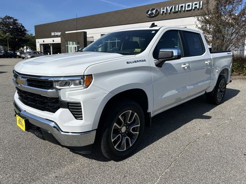 Used 2022 Chevrolet Silverado 1500 LT image 1