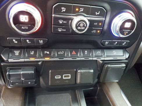 Used 2022 GMC Sierra 3500 Denali image 24