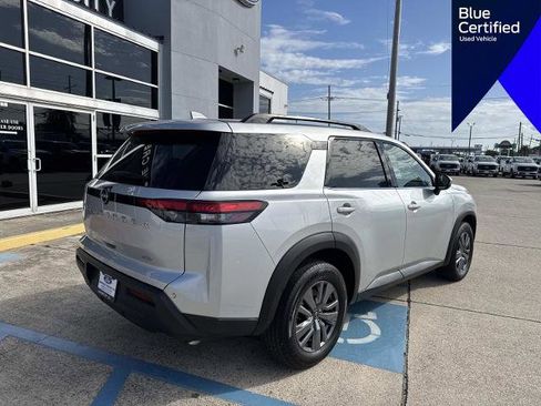 Used 2025 Nissan Pathfinder SV AWD/4WD image 10