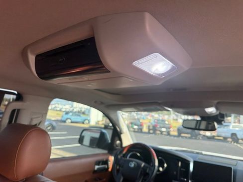Used 2019 Toyota Sequoia Platinum RWD image 12