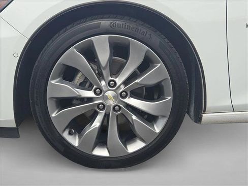 Certified 2017 Chevrolet Malibu Premier w/ Premier Sun and Wheel Package FWD image 24