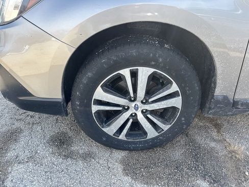 Used 2019 Subaru Outback 2.5i Limited image 19