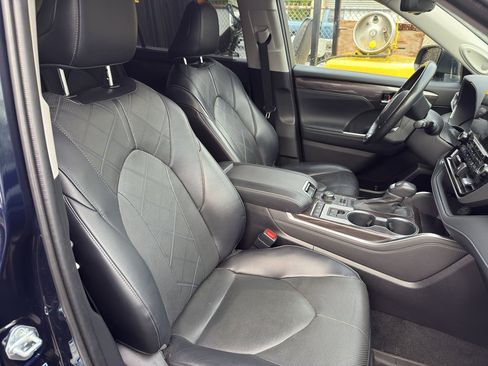 Used 2022 Toyota Highlander Platinum image 19