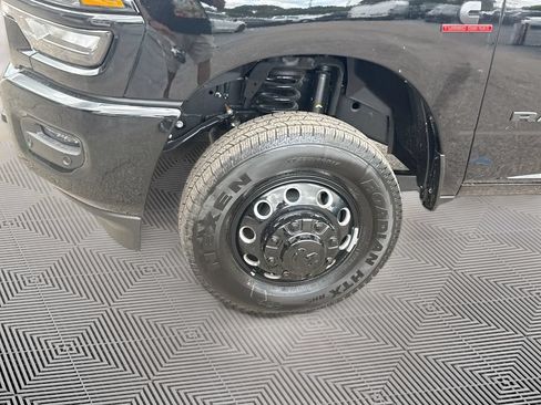 New 2026 RAM 3500 Big Horn AWD/4WD image 34
