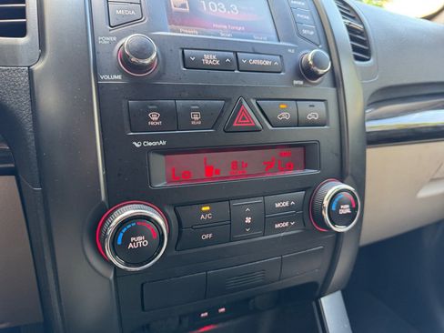 Used 2012 Kia Sorento EX FWD image 22