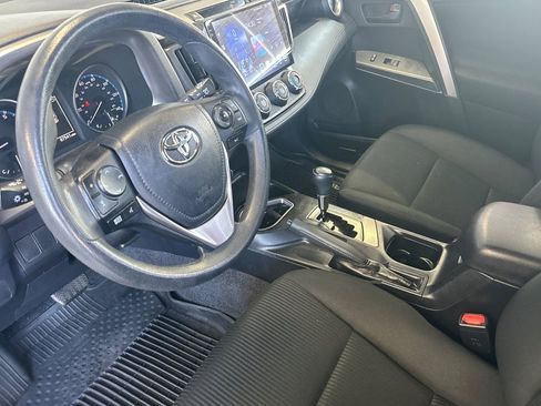 Used 2018 Toyota RAV4 LE w/ All Weather Liner Package FWD image 9