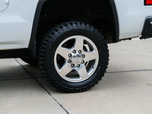 Used 2015 GMC Sierra 2500 SLT w/ Duramax Plus Package AWD/4WD image 13