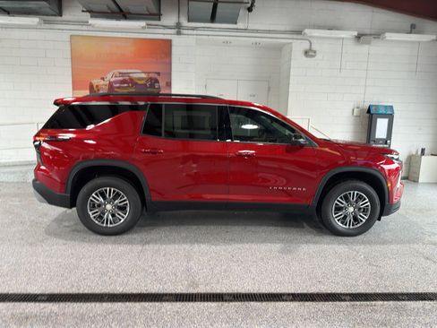 New 2026 Chevrolet Traverse LT w/ Enhanced Driving Package image 2