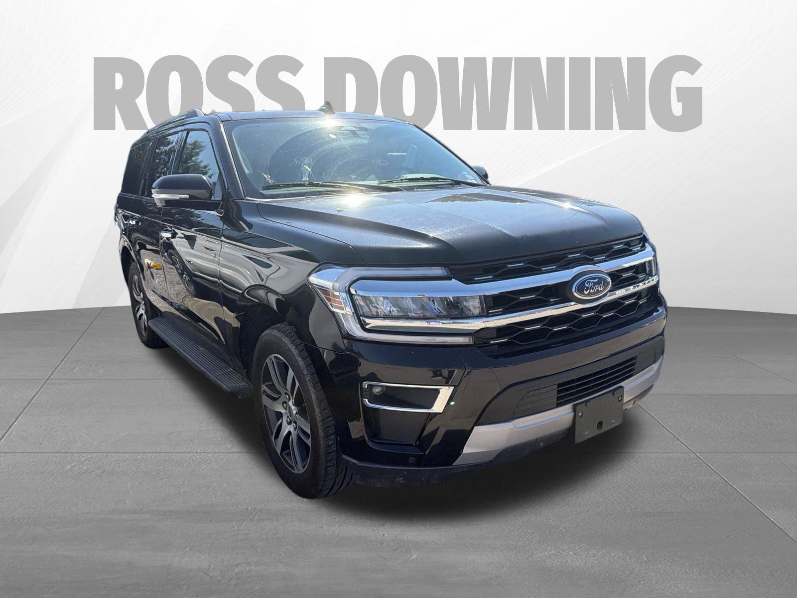 Used 2024 Ford Expedition Limited RWD image 3
