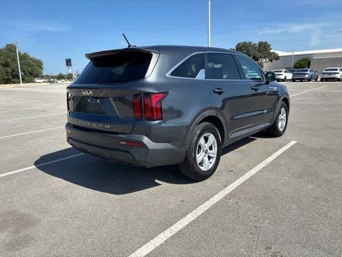 Used 2022 Kia Sorento LX FWD image 5