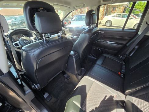 Used 2017 Jeep Compass Latitude AWD/4WD image 15