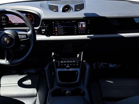 Certified 2025 Porsche Cayenne Coupe AWD/4WD image 22