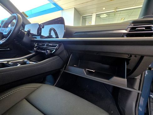 Used 2026 Chevrolet Traverse LT AWD/4WD image 70