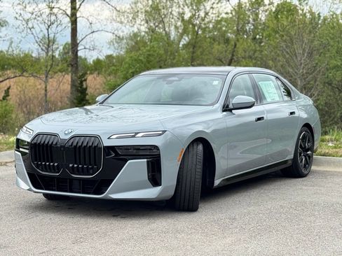 New 2026 BMW 760i xDrive w/ Premium Package AWD/4WD image 3