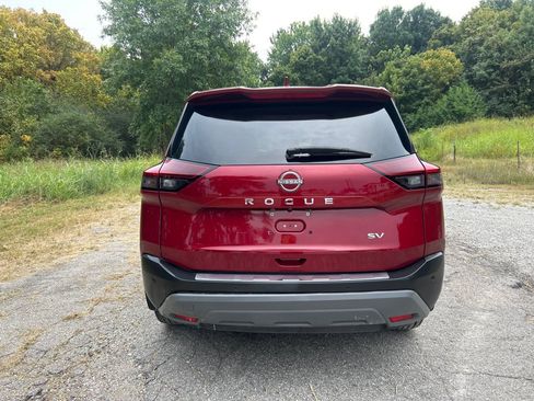 Used 2023 Nissan Rogue SV FWD image 4