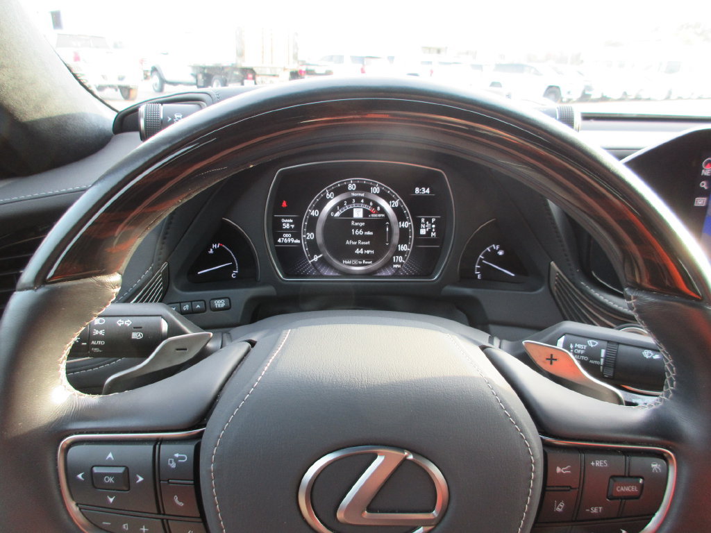 Used 2022 Lexus LS 500 w/ Interior Upgrade Package RWD image 30